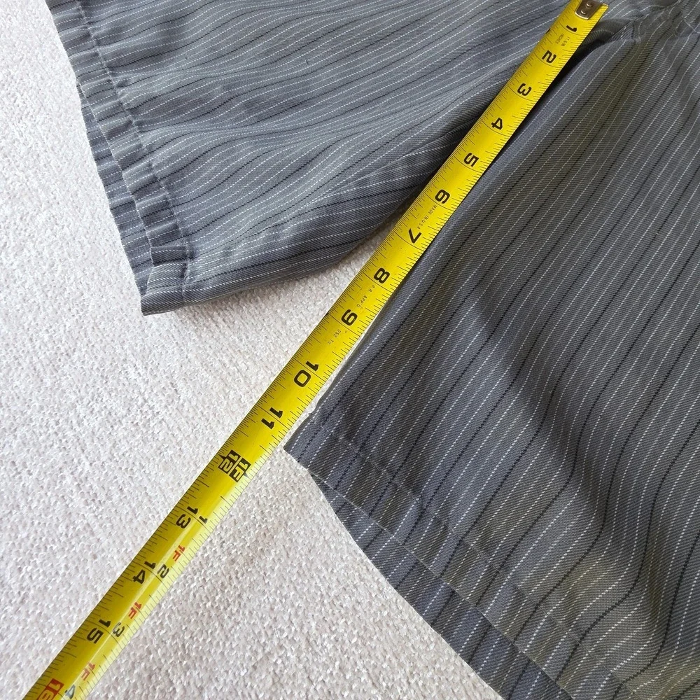 O'Neill Shorts Mens 33 Gray black striped Chino‎ Shorts Flat Front Zip Fly Surf